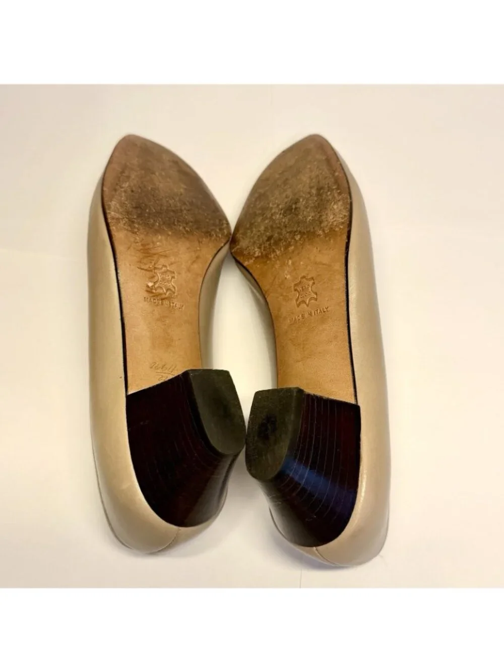Salvatore Ferragamo Boutique Beige Leather Pumps Size 5B Low Heels - Picture 12 of 14